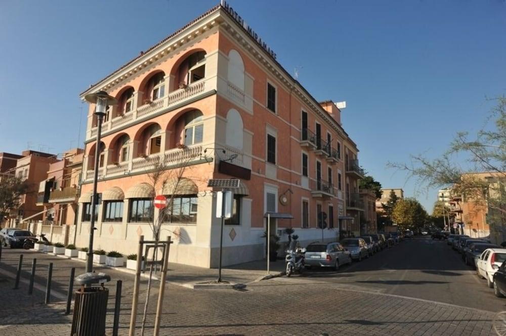 Hotel Miramare Ladispoli Extérieur photo