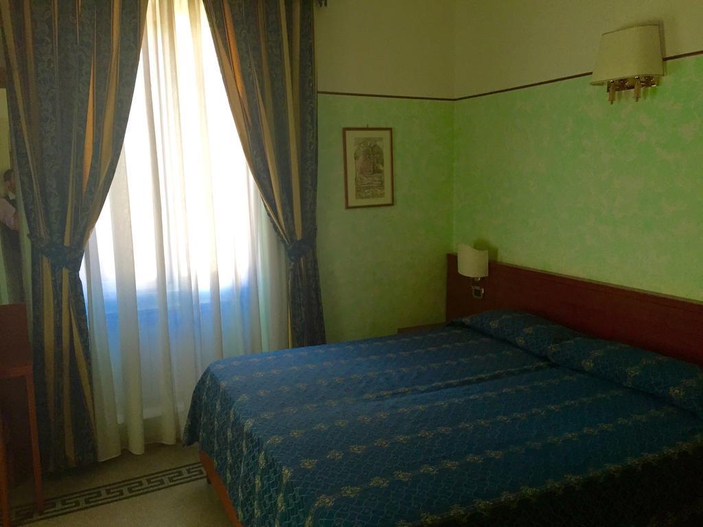 Hotel Miramare Ladispoli Chambre photo