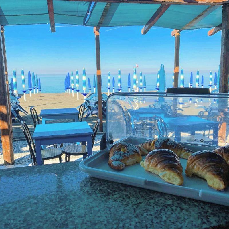 Hotel Miramare Ladispoli Extérieur photo
