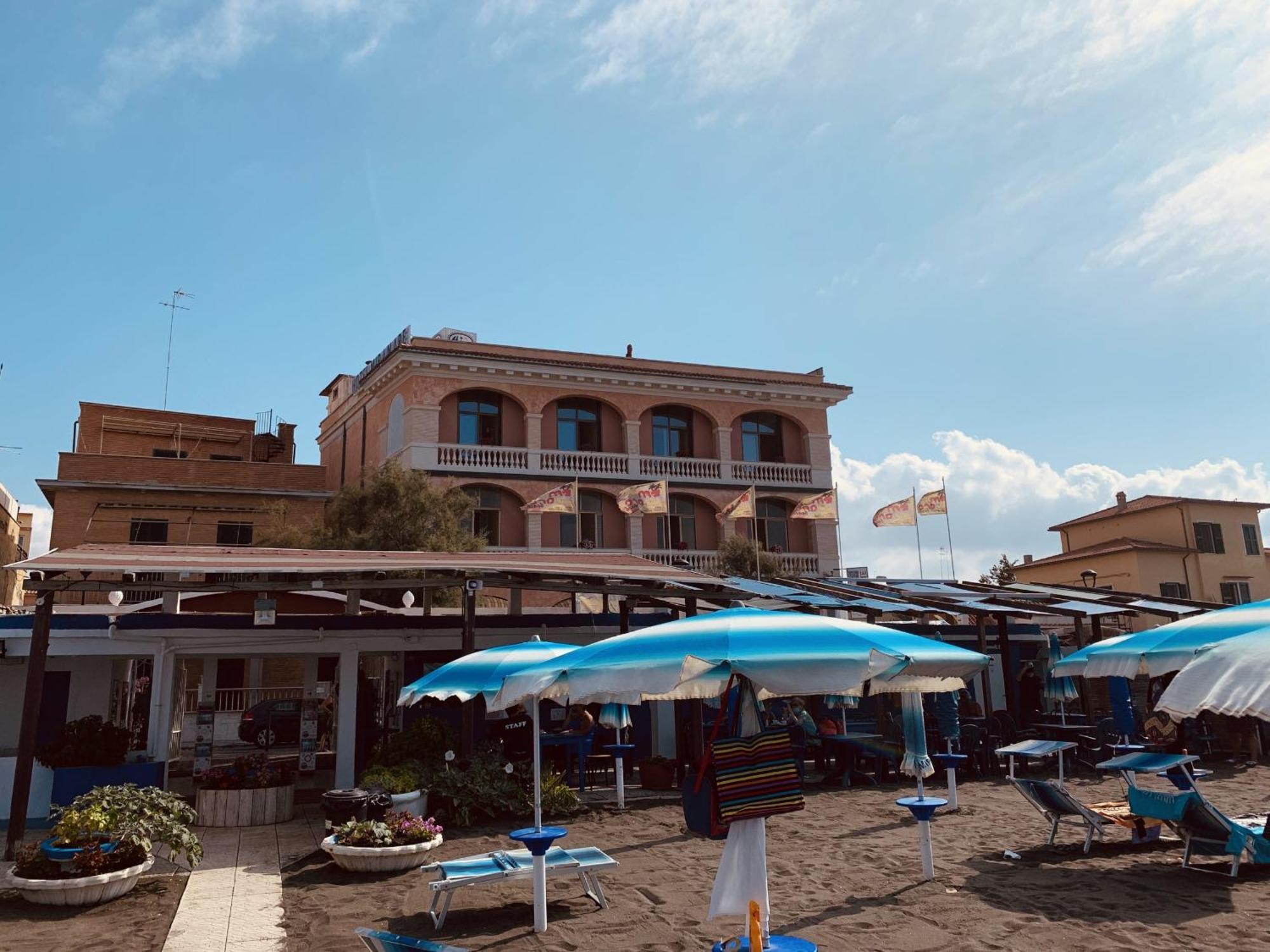 Hotel Miramare Ladispoli Extérieur photo