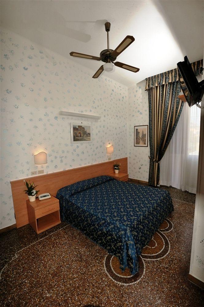 Hotel Miramare Ladispoli Extérieur photo