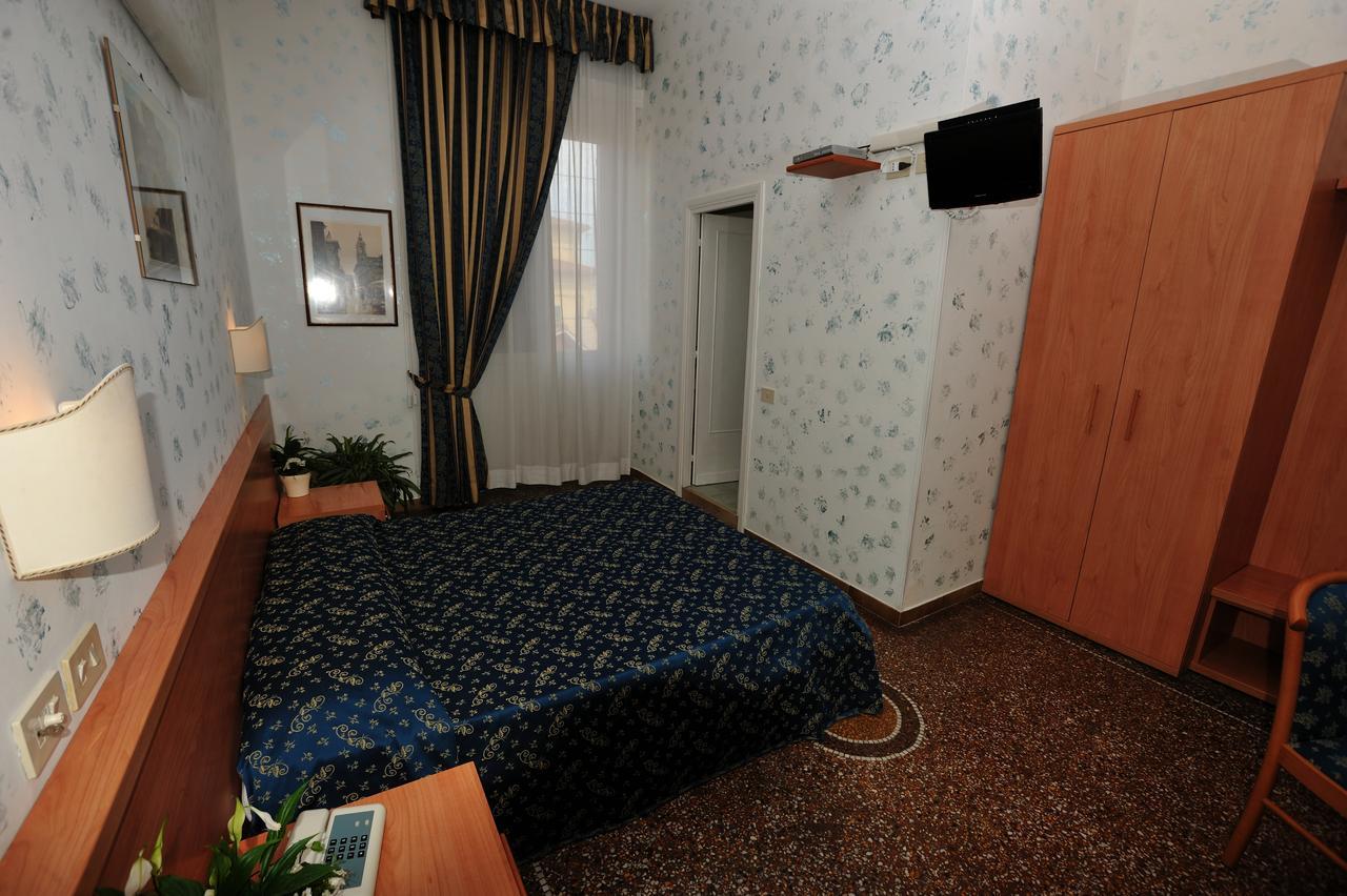 Hotel Miramare Ladispoli Extérieur photo